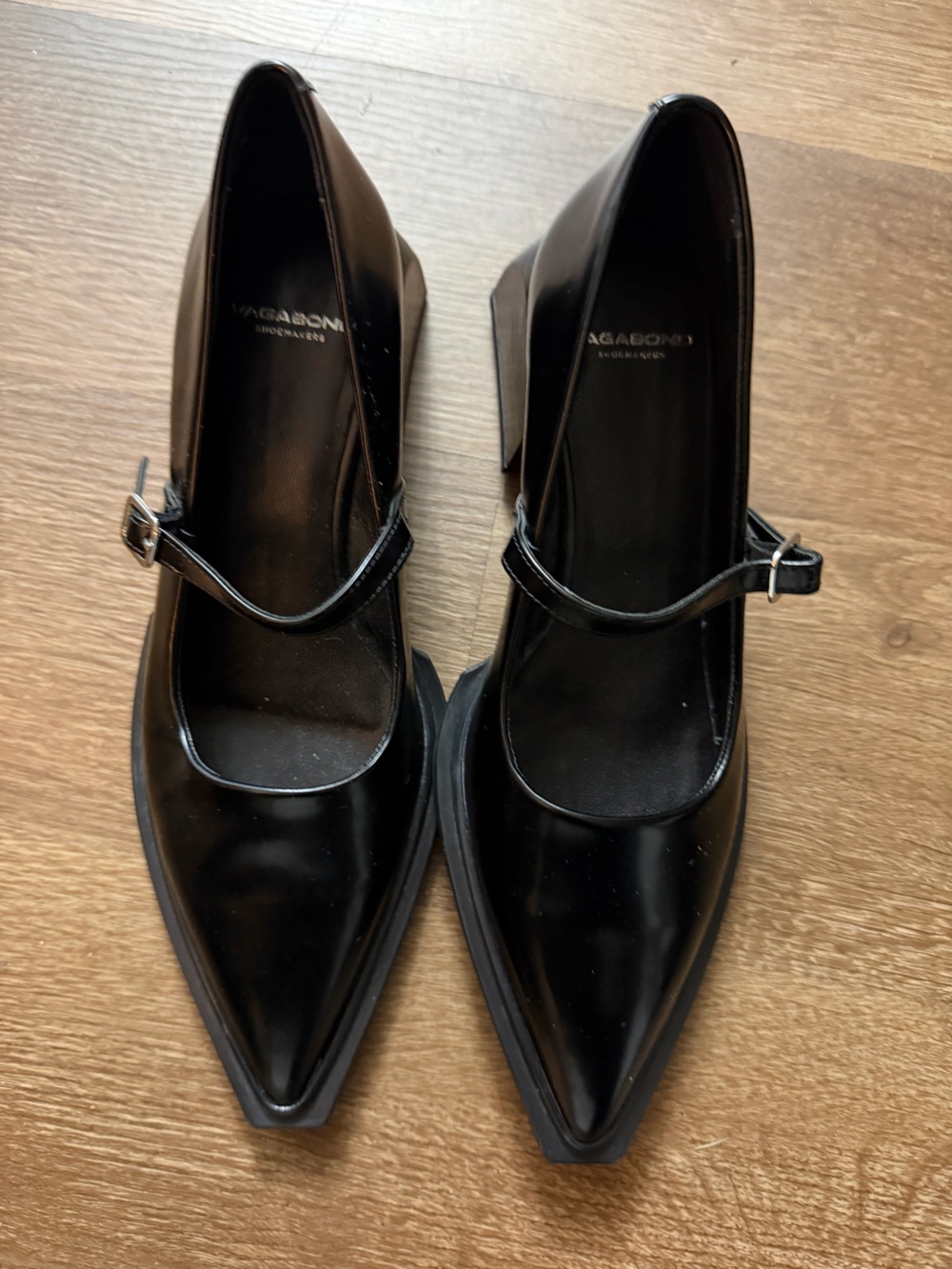 Vagabond Vivian black patent leather pumps 37